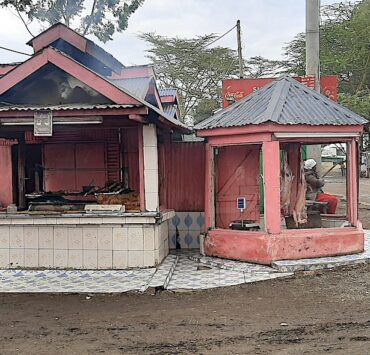 In rural Kenya most people speak their mother tongues but Swahili bridges the gap somewhat.