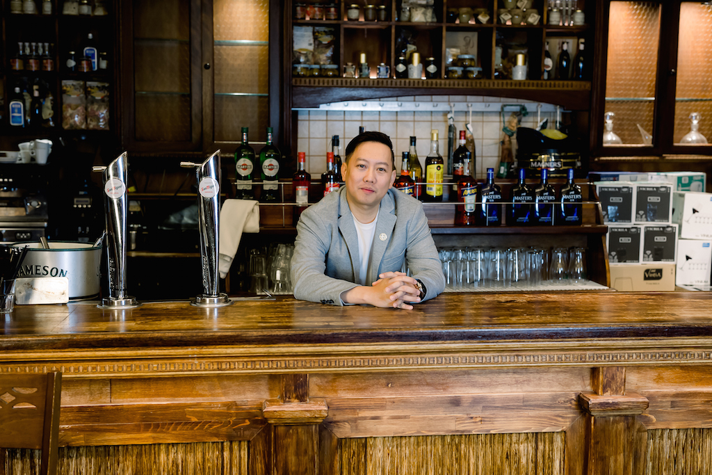 From janitor to restaurant director, Giovanni Hidalgo proves one can become a successful Filipino in Barcelona.