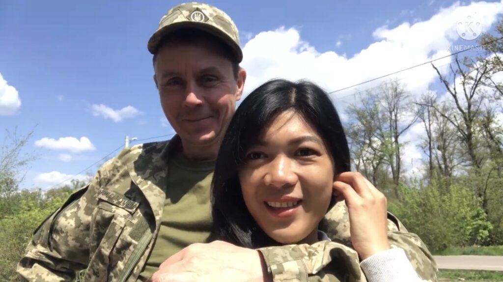 Filipina in Ukraine Eliza, with her husband Andrii who went to fight when the Russian invaded.