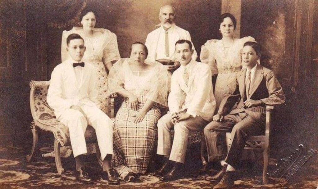 Filipino Spanish Montalvan family in Belmonte, Spain.