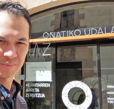 Richard Lewington outside Onati Town Hall scaled 1536x1097 1