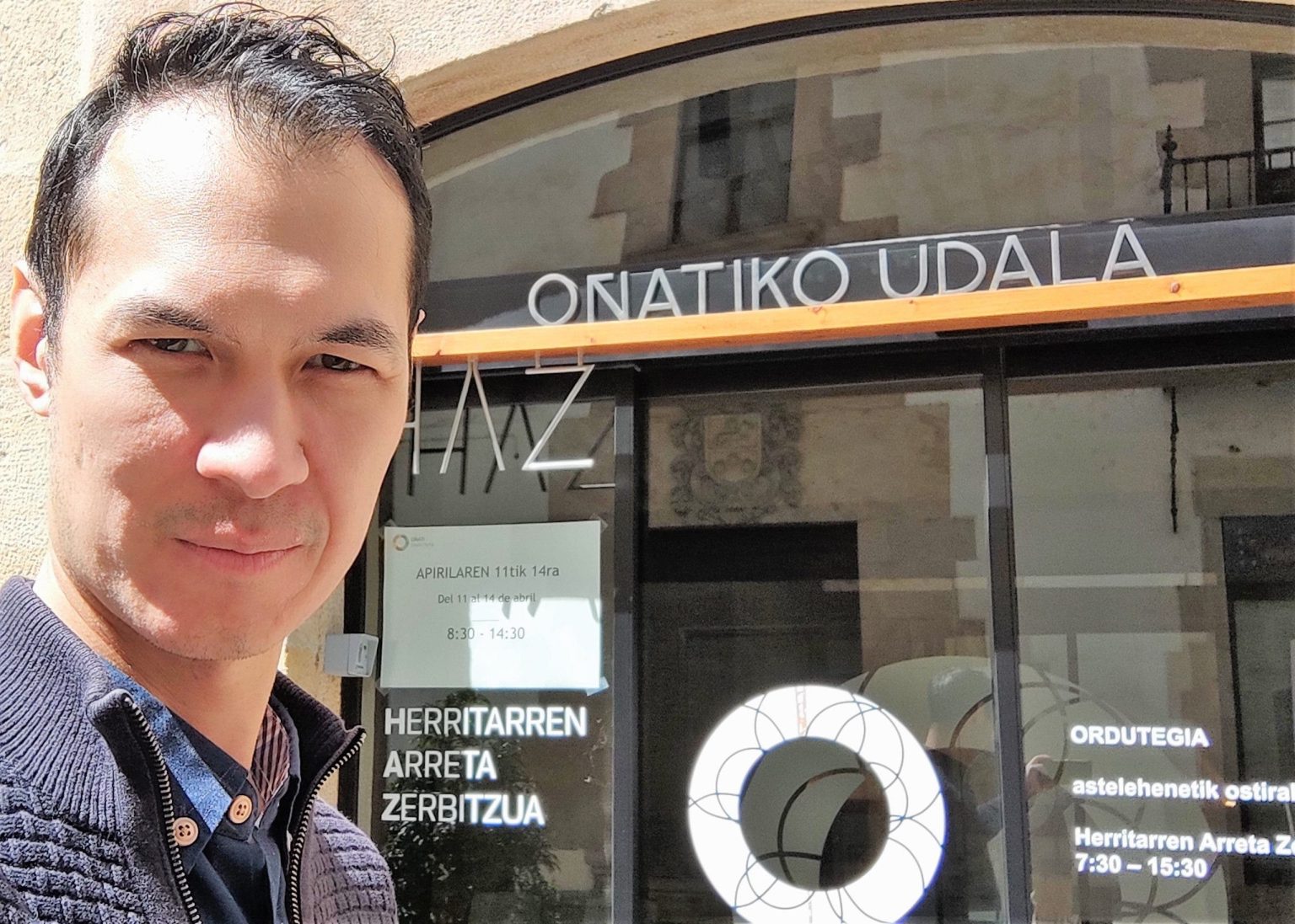 Richard Lewington outside Onati Town Hall scaled 1536x1097 1